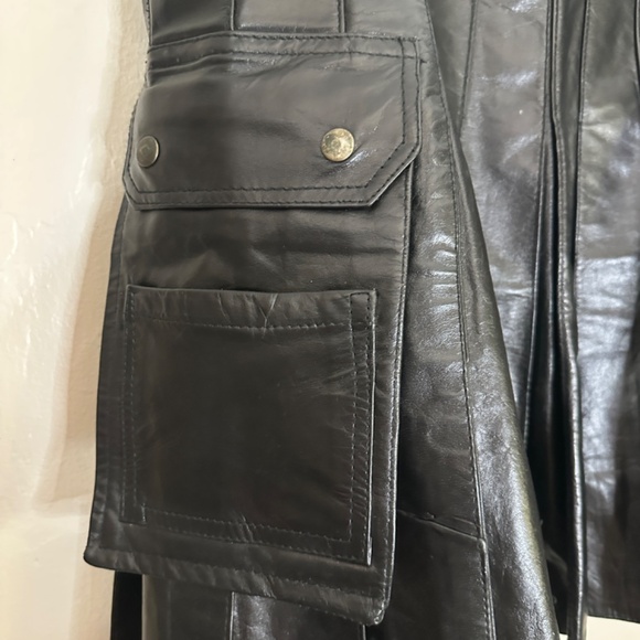 Leather Kilt High end handcrafted in US 40" waist 23" drop hem to waist Buckles - Picture 4 of 7
